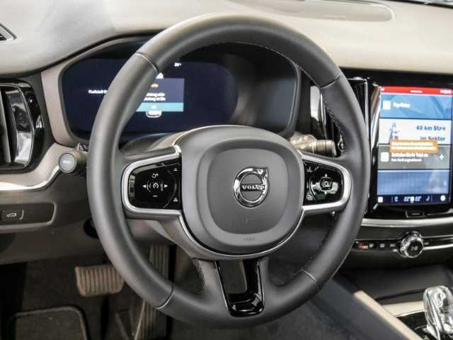 Volvo  Plus Dark B4 Diesel e-Sitze ACC Rückfahrkam. Fernlichtass. Keyless Kurvenlicht LE