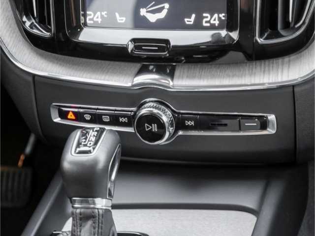 Volvo  Inscription 2WD D4 AHK Navi Leder Memory Sitze Soundsystem digitales Cockpit LED
