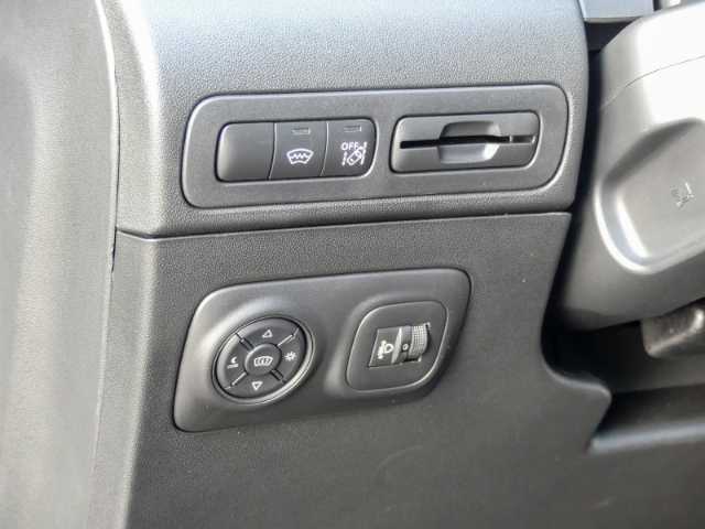 Citroen  1.2 PureTech 110 EU6d Shine Navi Sitzheizung Keyless System Head up Display Grip