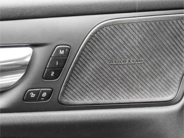 Volvo  Kombi R Design D4 EU6d-T Navi digitales Cockpit Soundsystem LED