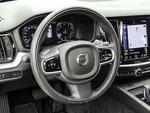Volvo  AWD B5 Benzin Momentum Pro Navi e-Sitze ACC Rückfahrkam. digitales Cockpit