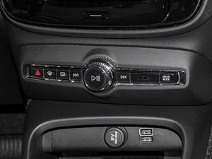 Volvo  Momentum Pro T3 LED Navi Keyless ACC Rückfahrkam. Fernlichtass. AD digitales Coc