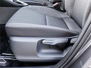 Toyota  Hybrid Team D 1.5 Dual-VVT-iE EU6d LED Apple CarPlay Android Auto Klimaautom